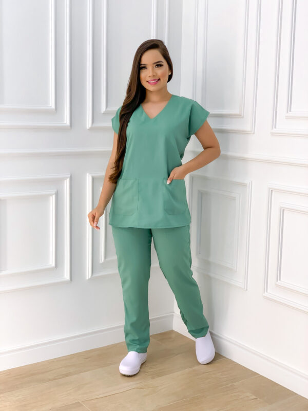 Scrubs Básico Verde Pastel - Image 3