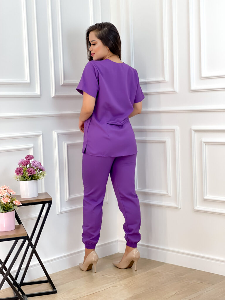Scrub Roxo Scrubs Oxfordine Jogger com Manga Roxo – Yone Jalecos