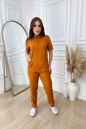 Scrubs Catherine Alfaiataria Caramelo