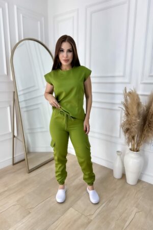 Scrubs Clara Alfaiataria Verde Oliva