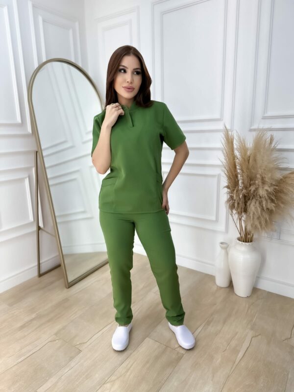 Scrubs Catherine Alfaiataria Verde Oliva