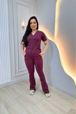 Scrubs Malha Tecnológica Vinho