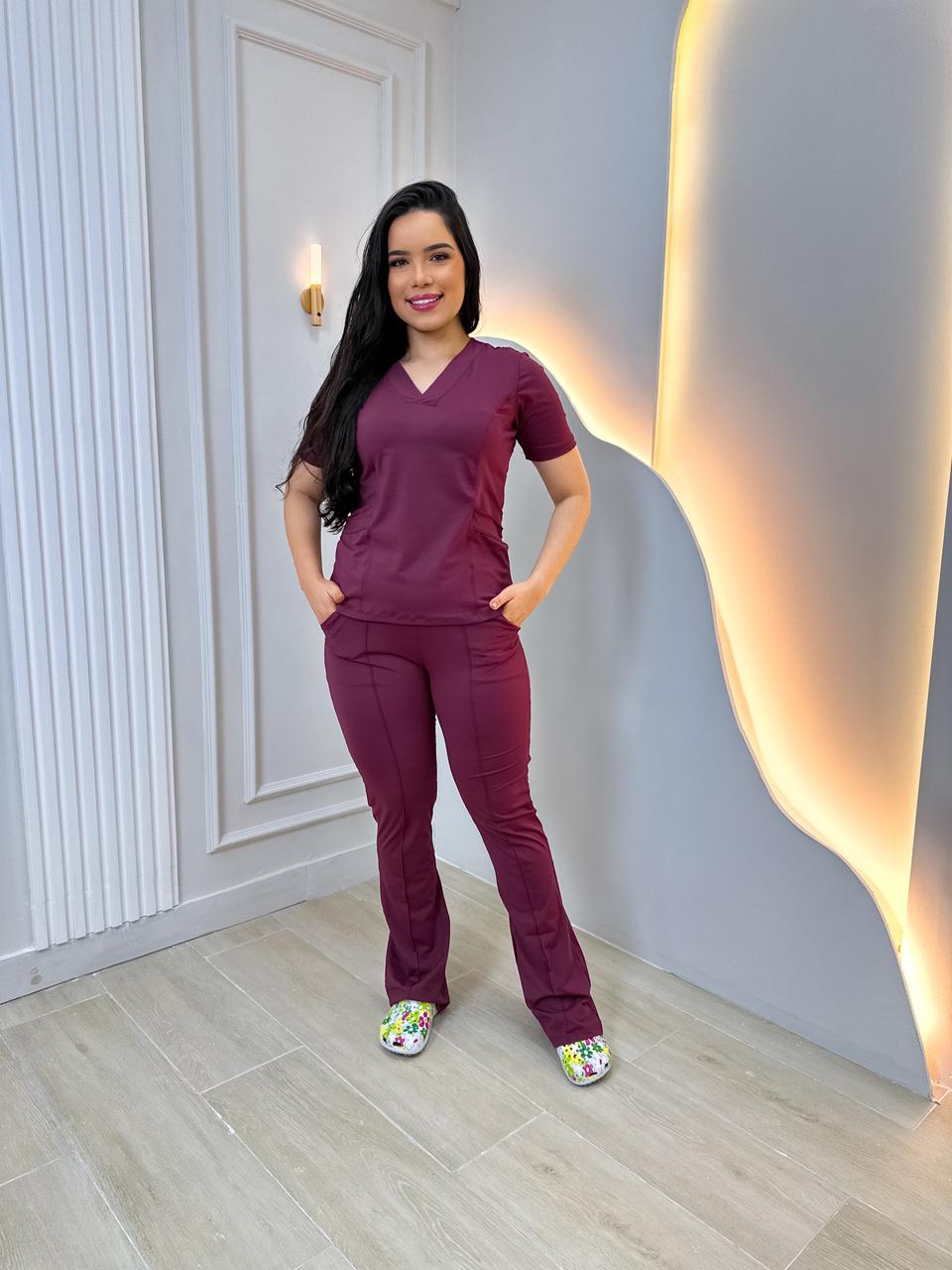 Scrubs Malha Tecnológica Vinho